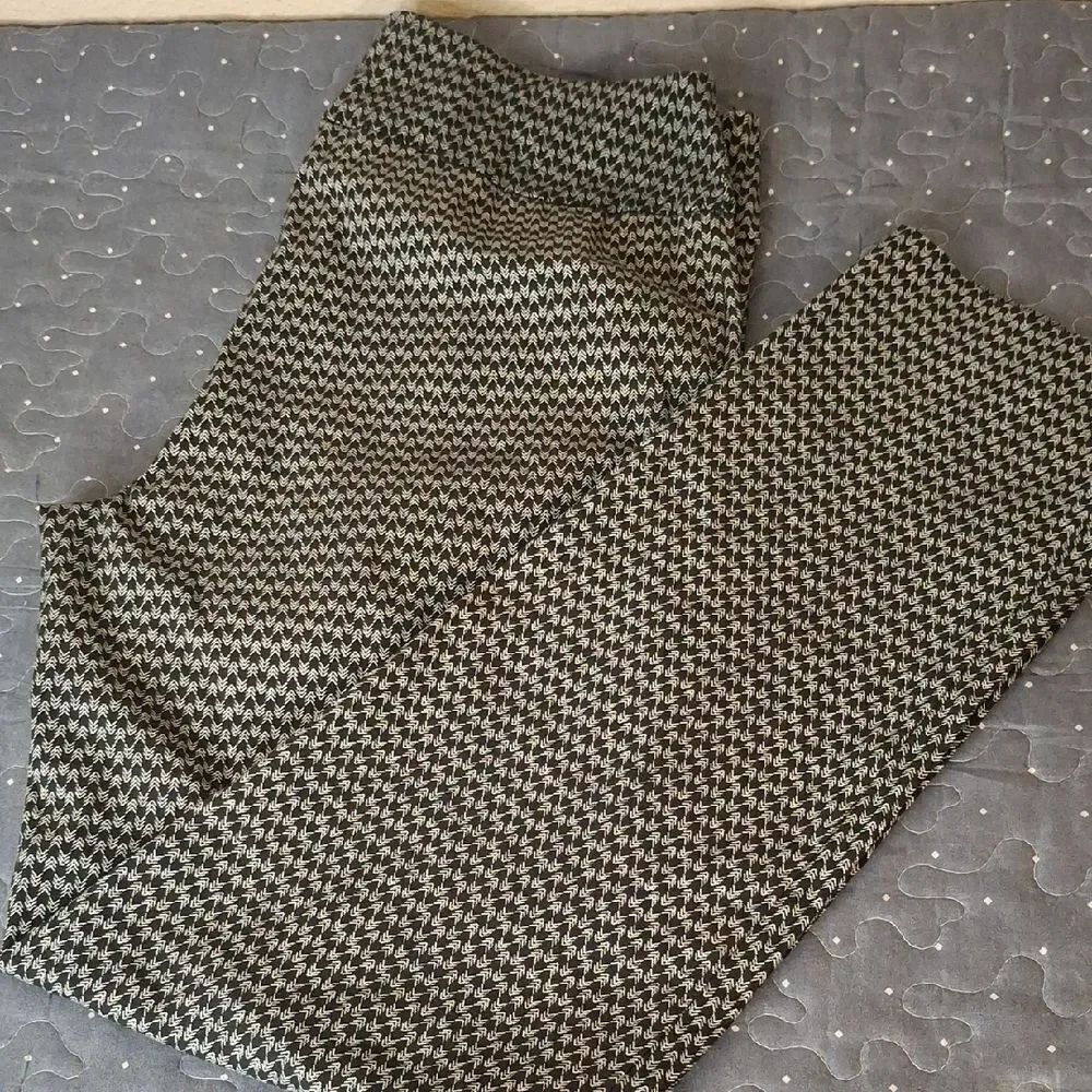 New Directions Pull on Black and White Houndstooth Pants size 10